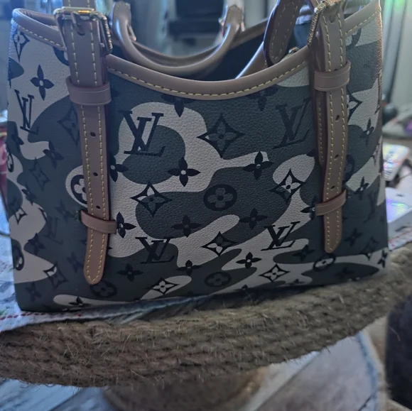 Elegant Fashion  Bag - Picture 3 of 11